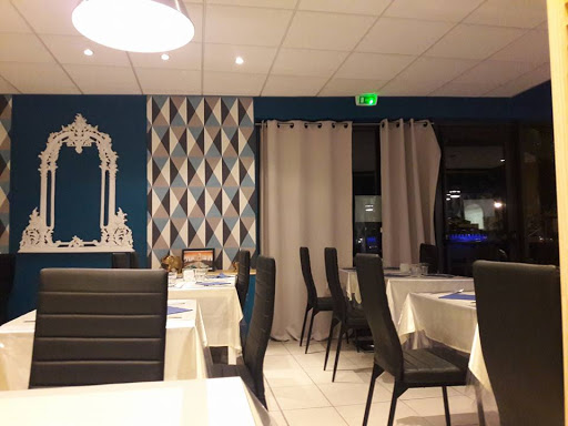 Photo 10 - Holly's Diner