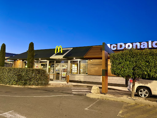 Photo 10 - Burger King