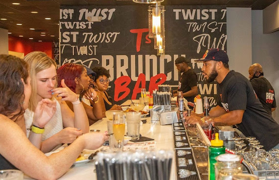 T's Brunch Bar by null