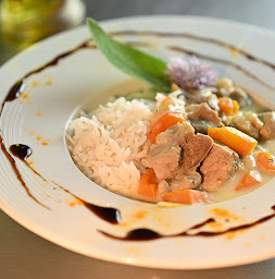 Photo n°12 de La Baleine à Bascule à Piégut-Pluviers (Salle de spectacles)