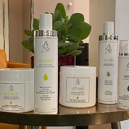 Photo n°35 de David Guitton Coiffeur Visagiste à Paris (Barbier)