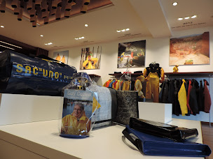 Photo n°12 de GUY COTTEN BOUTIQUE à Concarneau (Magasin de vêtements pour femmes)