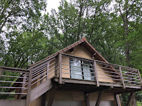 Studio perché dans les arbres à Castels et Bézenac