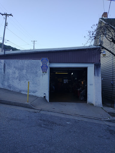 Sixth Street Garage - Thumbnail