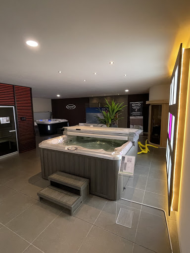 Jacuzzi Tours - Oliness - Thumbnail