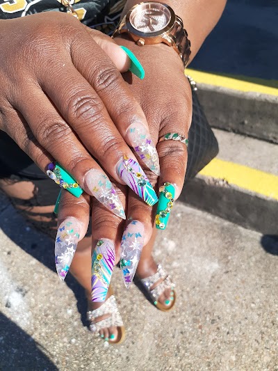 Bomb Azz Nailz