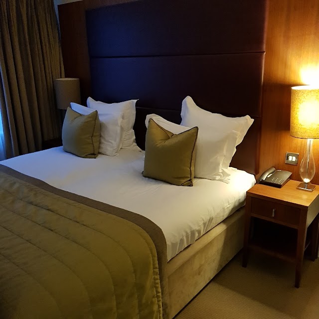 Dolphin House - Serviced Apartments