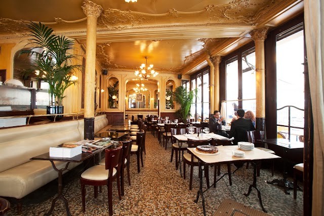 Le Square Trousseau