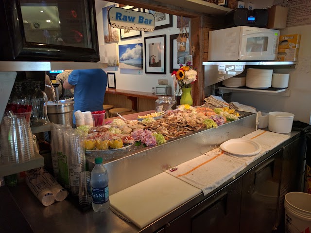 Arnold’s Lobster & Clam Bar