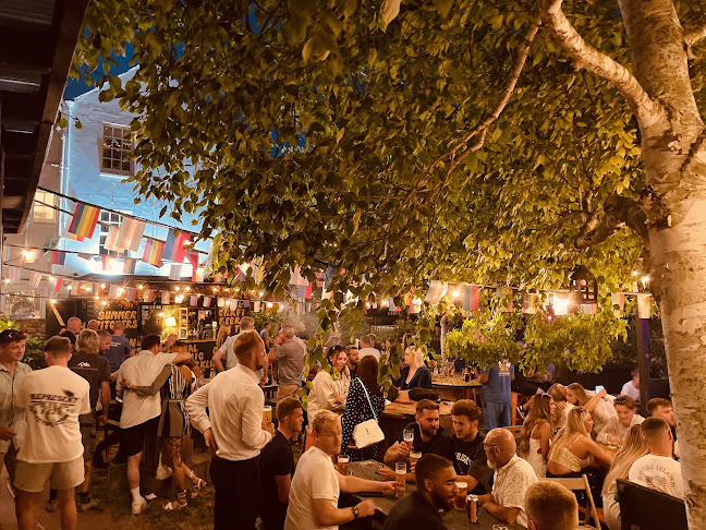 New Amsterdam - Pub