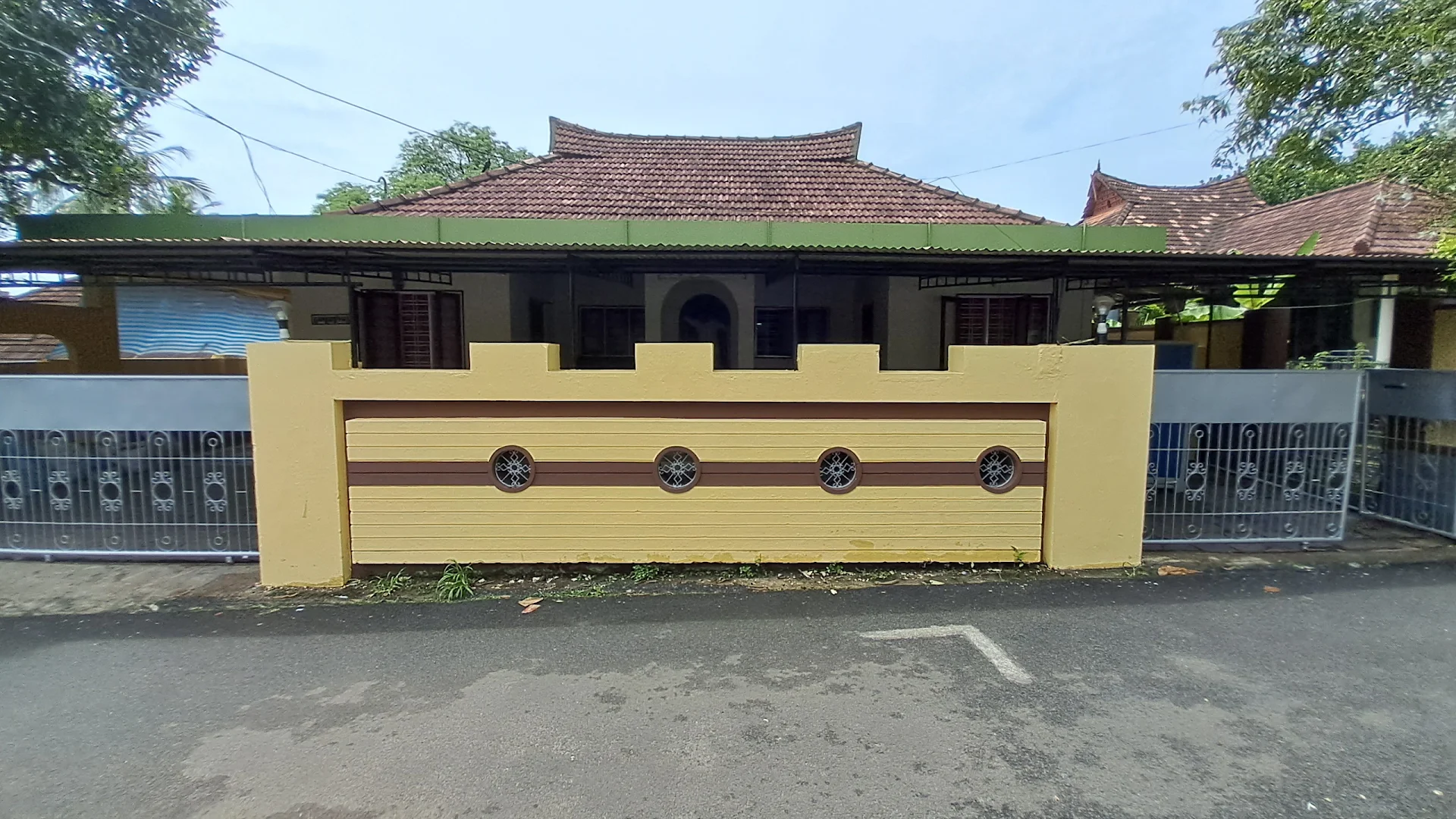 LEELAS LADIES HOSTEL