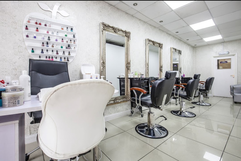 Malayeka Beauty - Beauty Salons in Hounslow