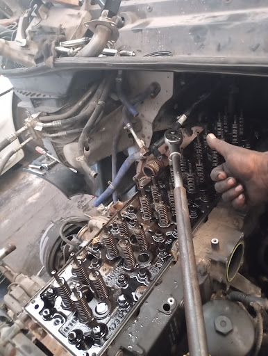 Reyes Taller Mecánico Diésel y Gasolina en Sanctorum, Puebla.