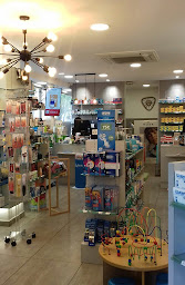 Photo n°2 de Pharmacie du Viaduc à Issy-les-Moulineaux (Pharmacie)