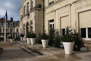 Photo n°4 de Mairie de Cosne-Cours-sur-Loire à Cosne-Cours-sur-Loire (Hôtel de ville)
