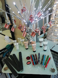 Photo n°7 de Familly Coiffure - Kelly REAU à Saint-Thomas-de-Conac (Salon de coiffure)