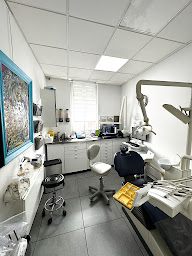 Photo n°13 de Dr Philippe Zbili Dentiste Marseille 13011 - Implant dentaire invisalign à Marseille (Service de blanchiment des dents)