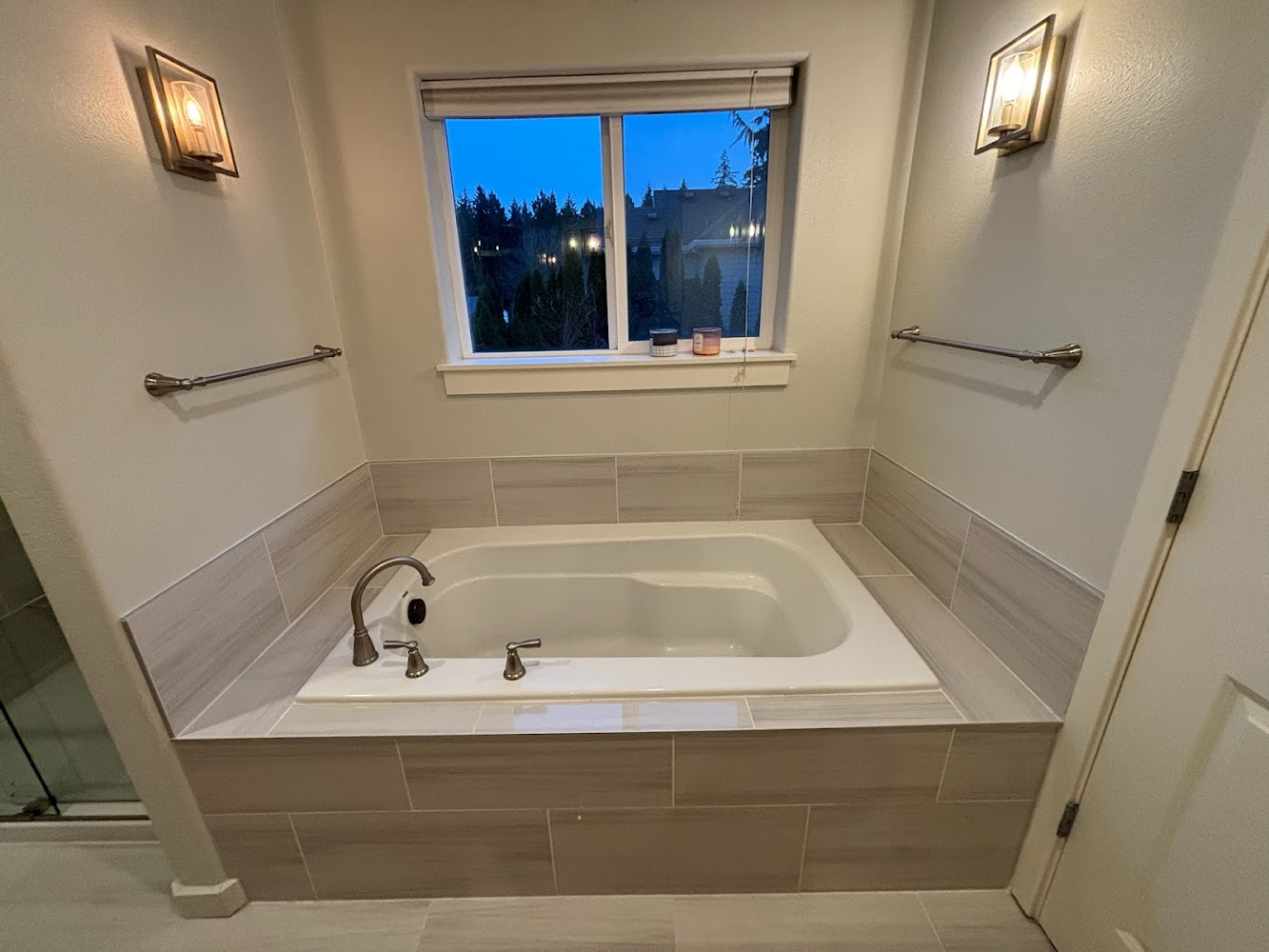 Bowline Construction LLC in Unknown City, OR - Tub Reglazing Services