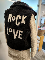 Photo n°24 de Friperie chez Adèle à Issoire (Friperie)