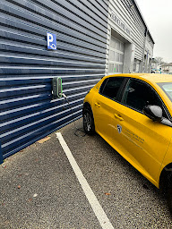 Photo n°6 de PEUGEOT -GARAGE CATHERIN SARL à Feillens (Vendeur de voitures d'occasion)