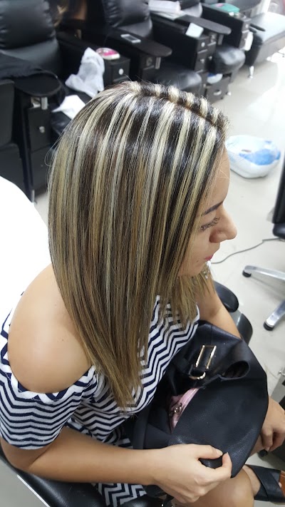 Photos of Nayibe Londo&ntilde;o Peluqueria