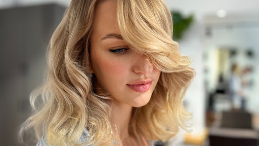 Bloom Hair Studio - Salon Fryzjerski, Fryzjer Warszawa
