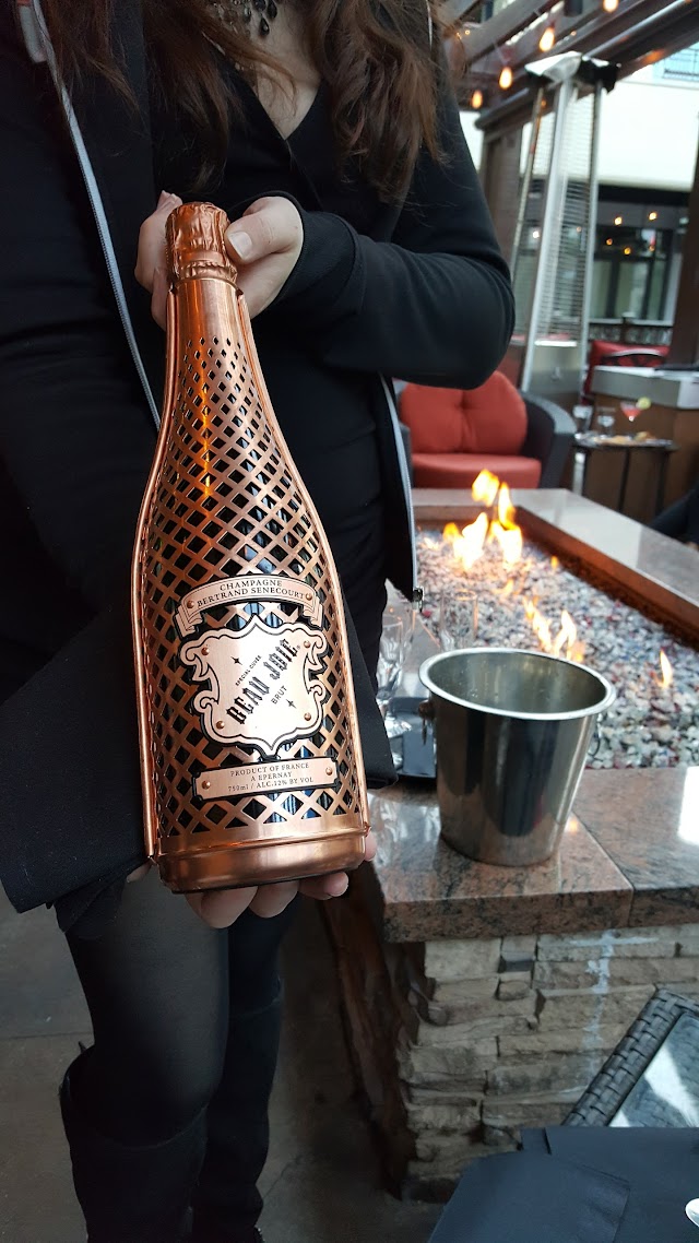 Double Helix Wine & Whiskey Lounge