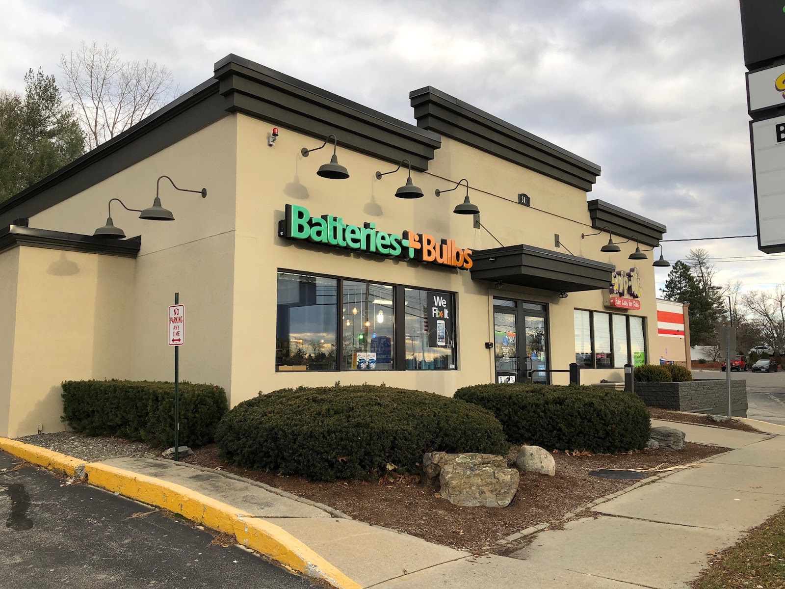 Batteries Plus Bulbs