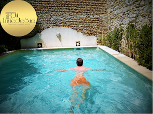 Photo n°2 de Envie de Sud - Gîte & Chambre d`hôtes avec piscine en Camargue - Cuisine méditerranéenne - Séjours ornithologiques à Vauvert (Appartement de vacances)