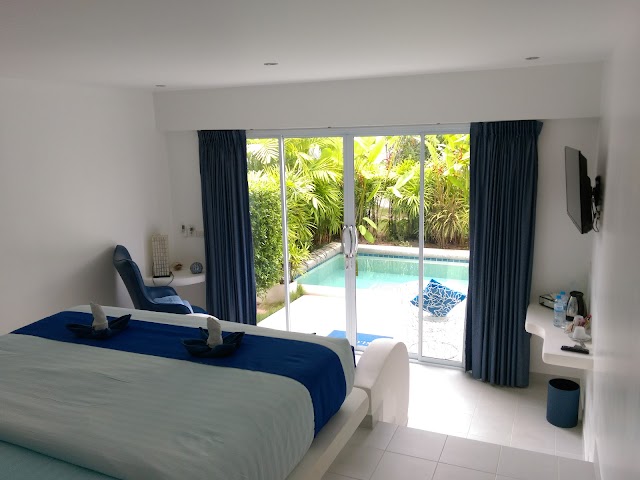 La Perle Luxury Boutique Hotel