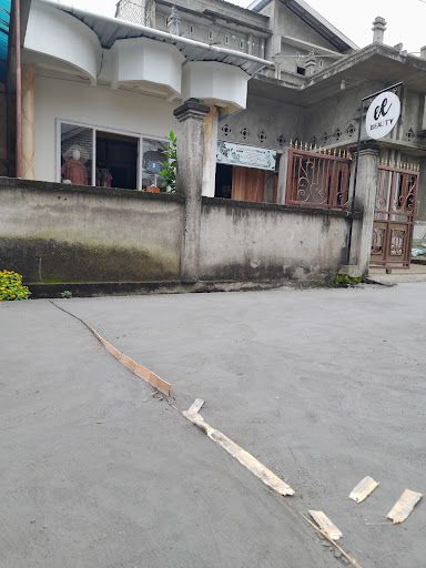 Ee beauty salon fashion