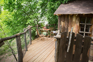 Photo n°5 de Cabanes de bois Charmant - Cabanes dans les arbres à Les Nouillers (Hôtel)