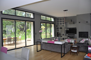 Photo n°2 de Menuiserie Services - Concessionnaire Art et Fenêtres à Neufchâtel-en-Bray (Vitrier)