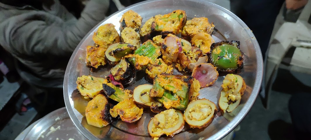 HIDE OUT Food Corner by null