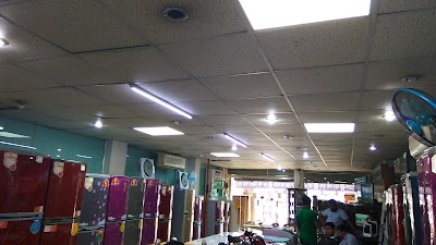 Photos of WALTON Plaza