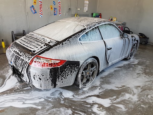 Hand Car Wash, Author: Artur BACZYŃSKI