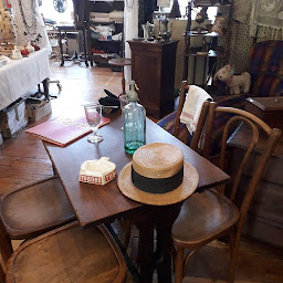 Photo n°13 de Bidan Christian à Salers (Magasin d'antiquités)