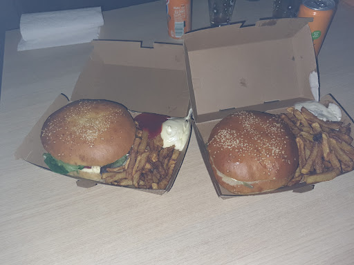 Photo 8 - Centrale burger
