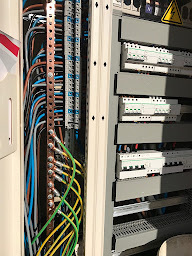 Photo n°13 de Electricite Jean L . SARL à Saint-André (Fournisseur de systèmes de climatisation)