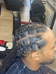 Photo n°12 de Prince coiffure à Lisieux (Salon de coiffure)