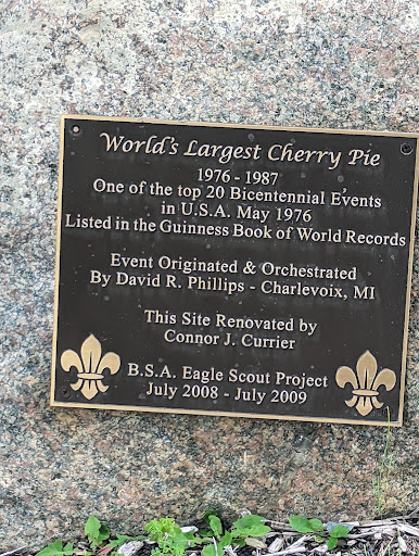 World's Largest Cherry Pie Tin - Thumbnail