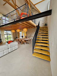 Photo n°4 de Indoor BETON : Fabrication et application de béton ciré basé Pau(64) à Assat (Designer d'intérieur)