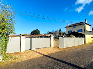 Photo n°1 de AGV Fermetures à Genay (Menuisier)