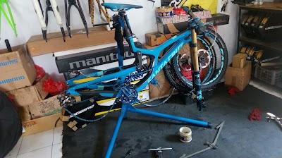 Photos of De' L-Nino Bike