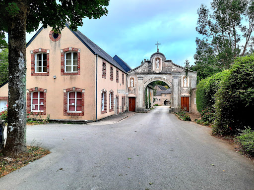 Photo de Village Vacances et Pêche - Camping Villiers Charlemagne à Villiers-Charlemagne (53170)