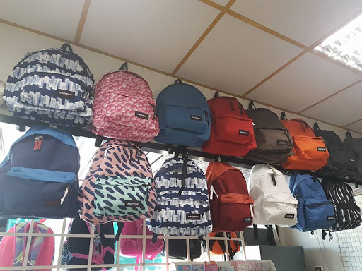 Gioca Idea (cartoleria, punto di ritiro USB) Gallery - Italy