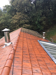 Photo n°21 de Marcelo Renovation COUVREUR - Réparation Étanchéité Nettoyage Hydrofuge Isolation Toiture Velux 38 Isère Grenoble Eybens à Saint-Égrève (Charpentier)