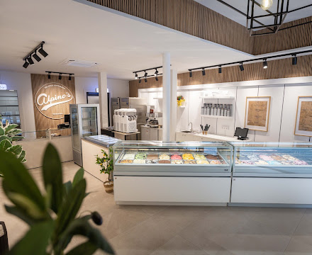 Heladería Alpino's - Calle Alhóndiga, ice_cream in Granada