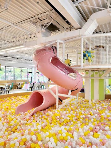 Huckleberry Play by null