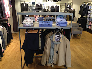 Photo n°9 de Size Factory Bordeaux - Magasin de Vêtements Grande Taille Homme à Bordeaux (Magasin de sous-vêtements)